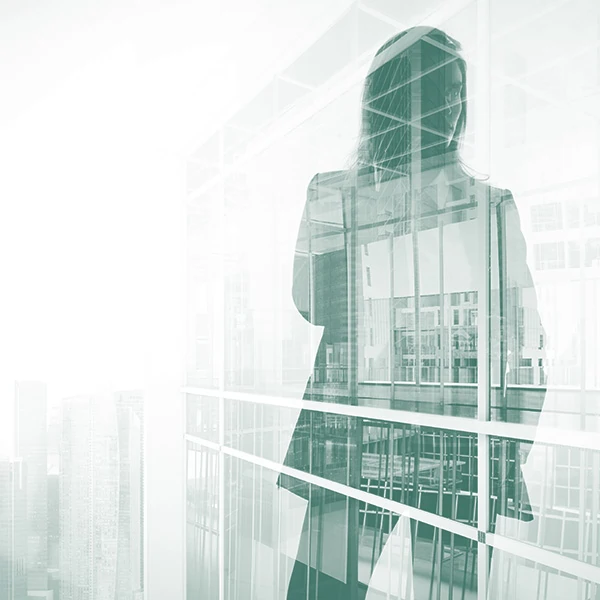 Woman at Dreamforce listen to Venizum